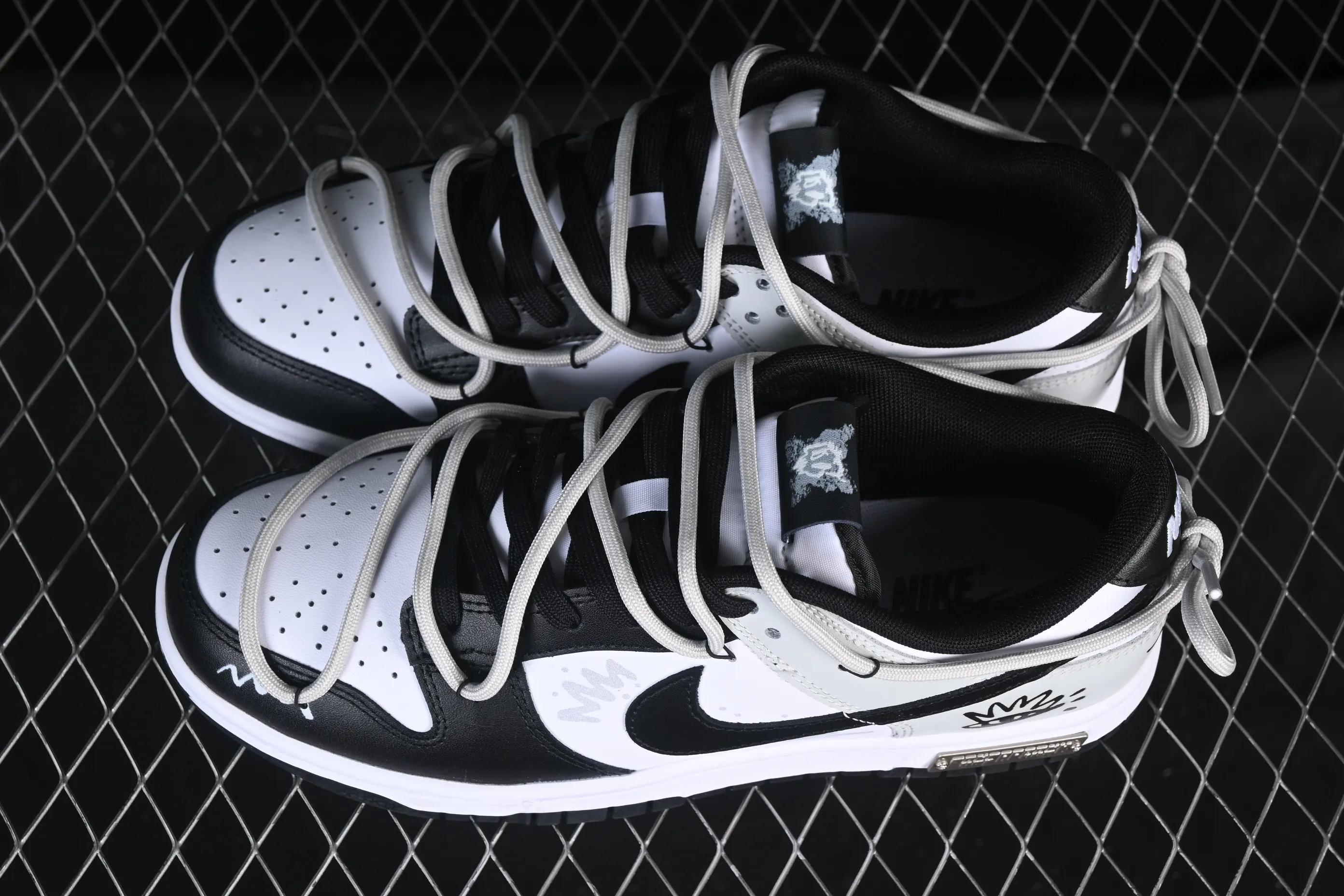 All categories Nk SB Dunk Series Nk SB Dunk Low High-end customized low-top sneakers Nike SB Dunk Low straps Anniversary high-end customized low-top casual sneakers DD1391-100